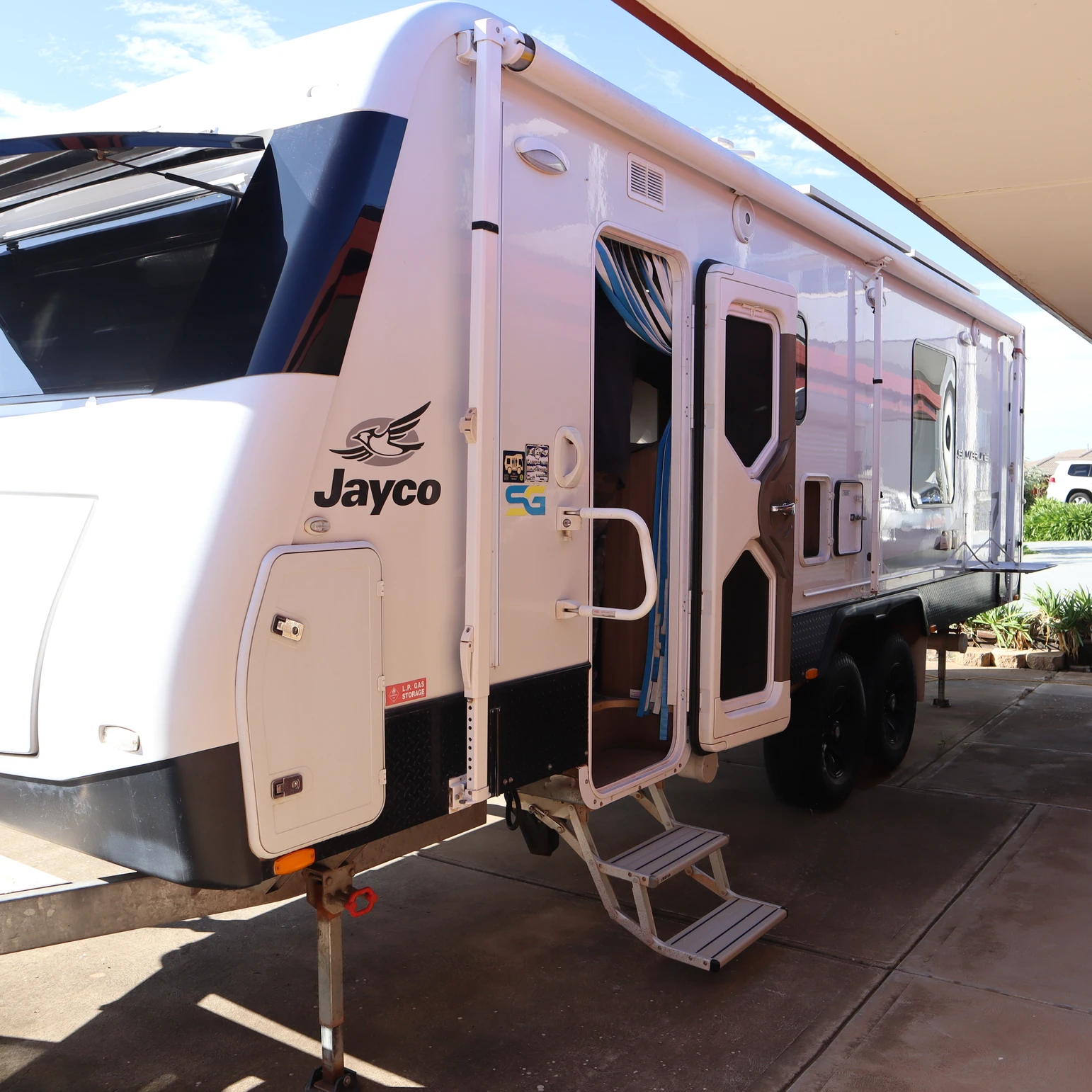 Find My Van | Caravan Broker - The Golden Road Ahead: 5 Must-Know Tips for Retirees Buying Their First Caravan
