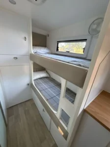 e7c4ad 3b5bea8d847f4239a42675821cf2b8bcmv2