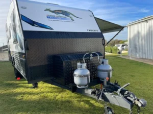 e7c4ad 684ec1b7e4d143d8b00f11d3bcb19451mv2