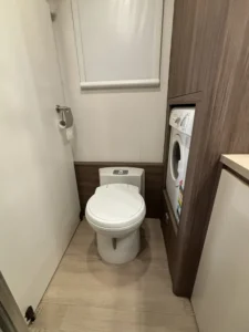 2015 Jayco Silverline | Toilet | Find My Van | Caravan Broker | Caravan Sale Australia jpeg