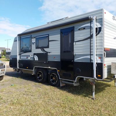 2014 Supreme Executive 2 Berths Semi off road