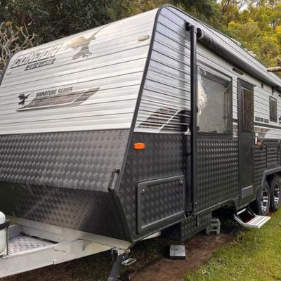 2017 Condor Signature Series 7 Berths Semi off road