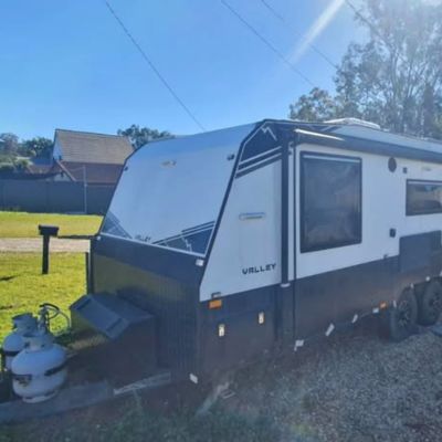 2023 Canyon Valley 2 Berths Semi off road