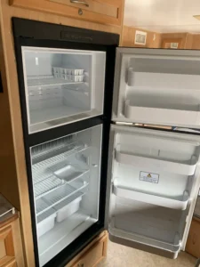 2006 Supreme Territory | Fridge | Find My Van | Caravan Broker | Caravan Sale VIC Australia