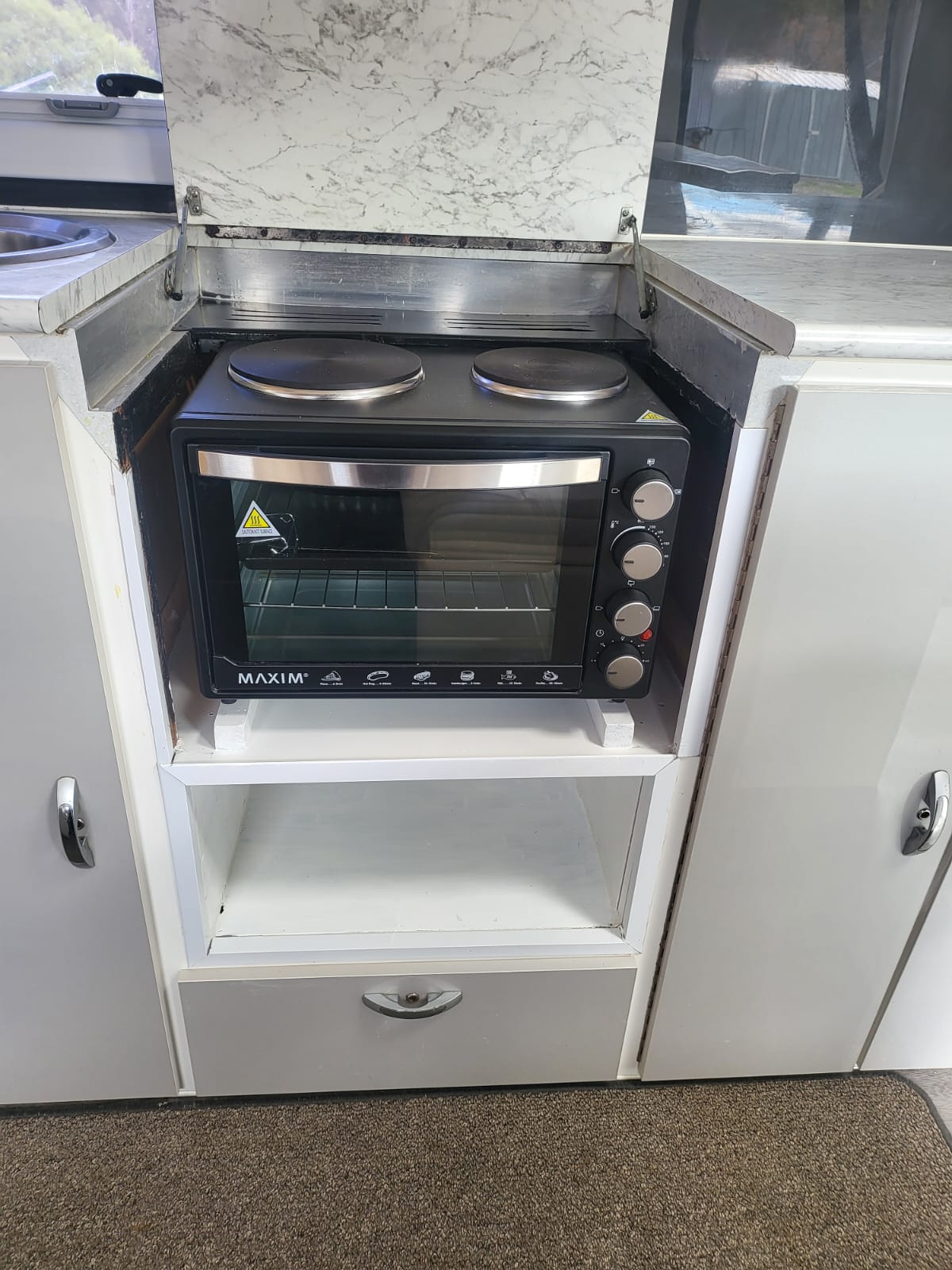 2019 Blue Sky Grandeur | Cooktop and Oven | Find My Van | Caravan Broker | Caravan for Sale TAS Australia