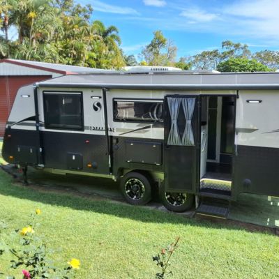 2019 Supreme Executive 2 Berths Semi off road