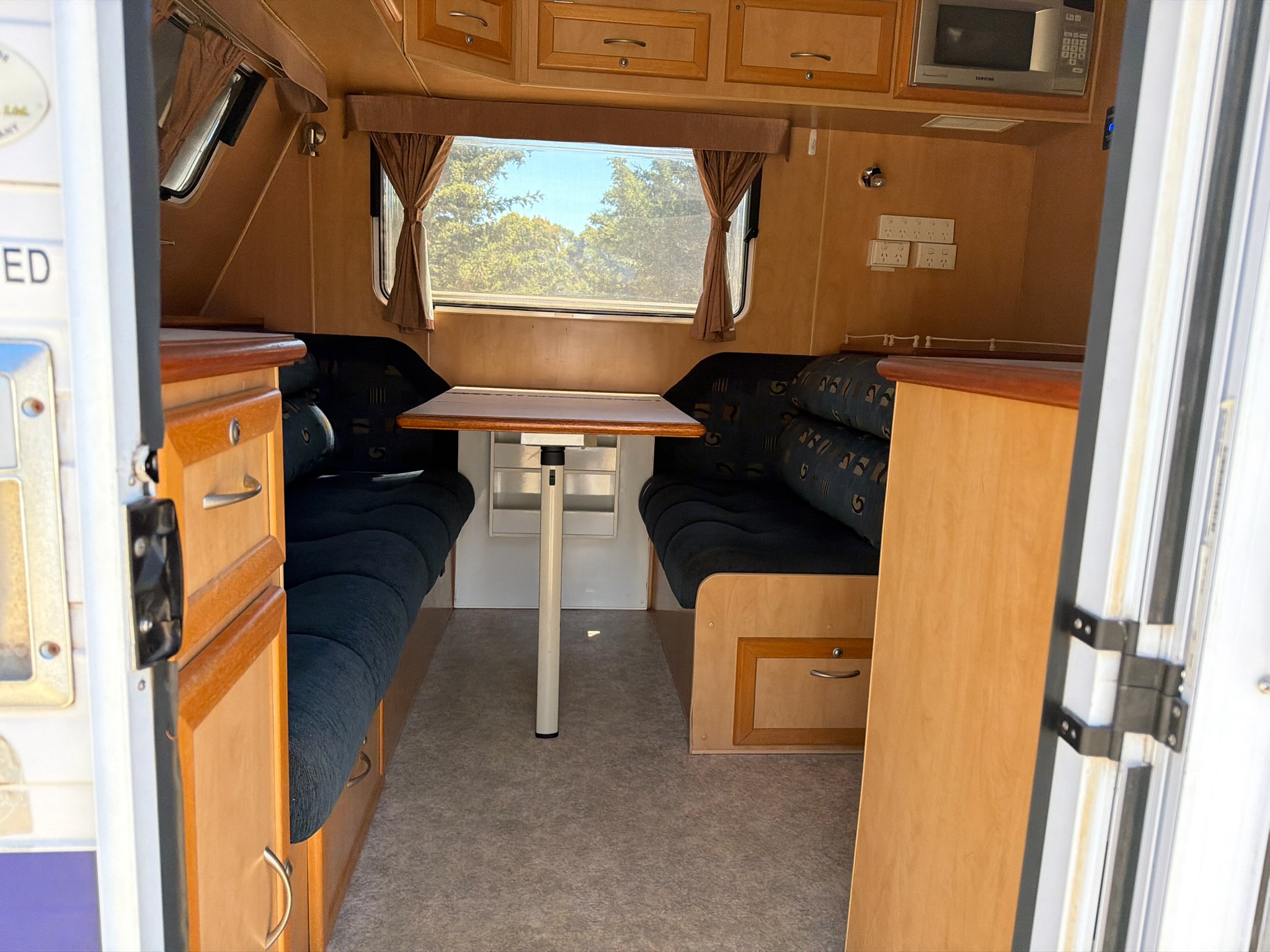 2006 Supreme Territory | Entry Way | Find My Van | Caravan Broker | Caravan Sale VIC Australia