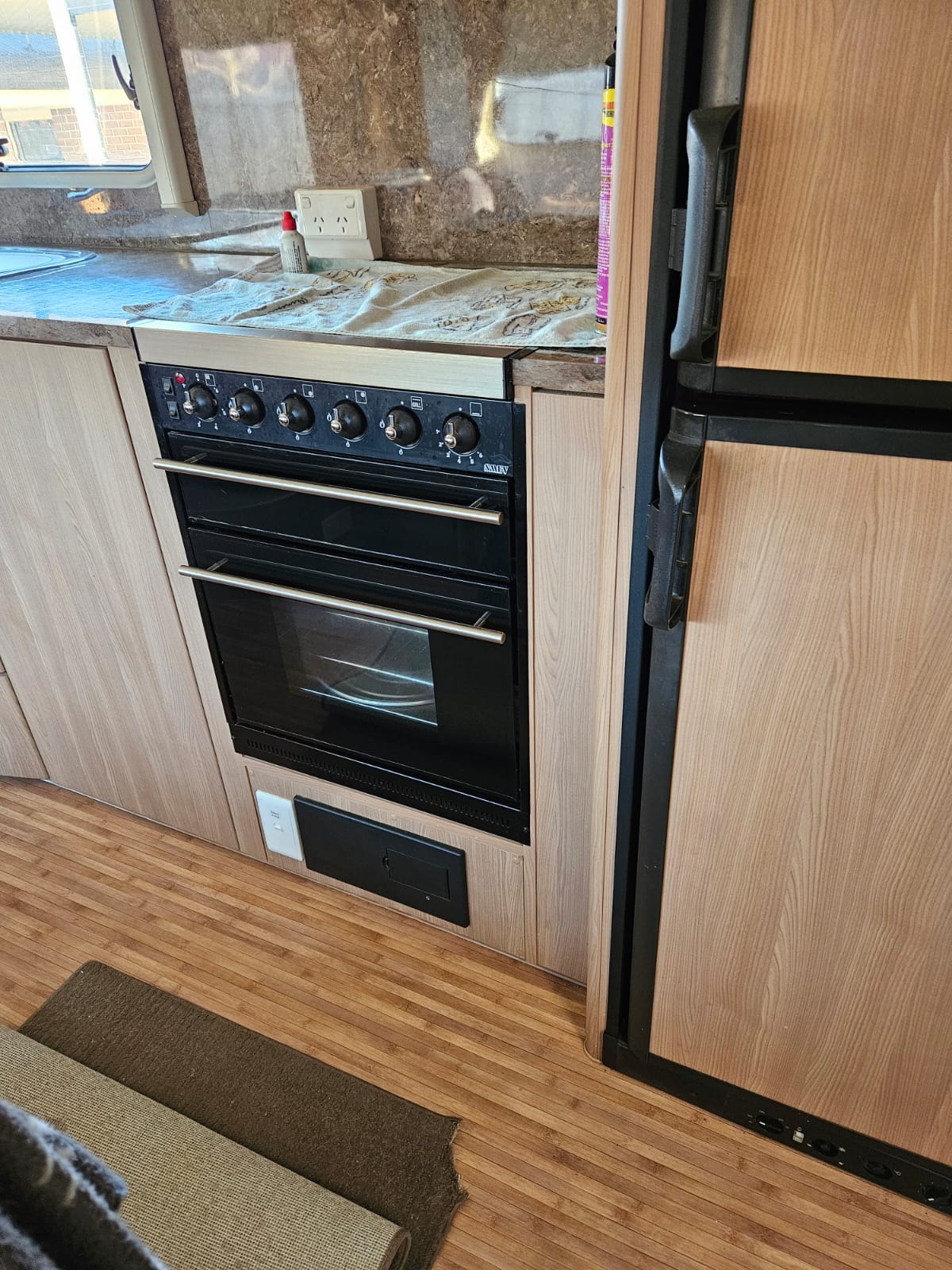 2012 Jayco Sterling | Kitchen 2 | Find My Van | Caravan Broker | Caravan for Sale in VIC Australia