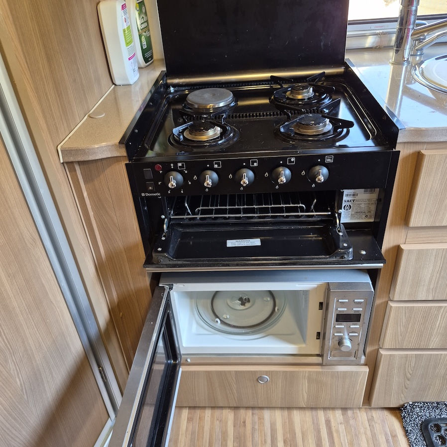 2013 Jayco Discovery Outback | Cooktop Grill Microwave | Find My Van | Caravan Broker | Caravan for Sale in NSW Australia