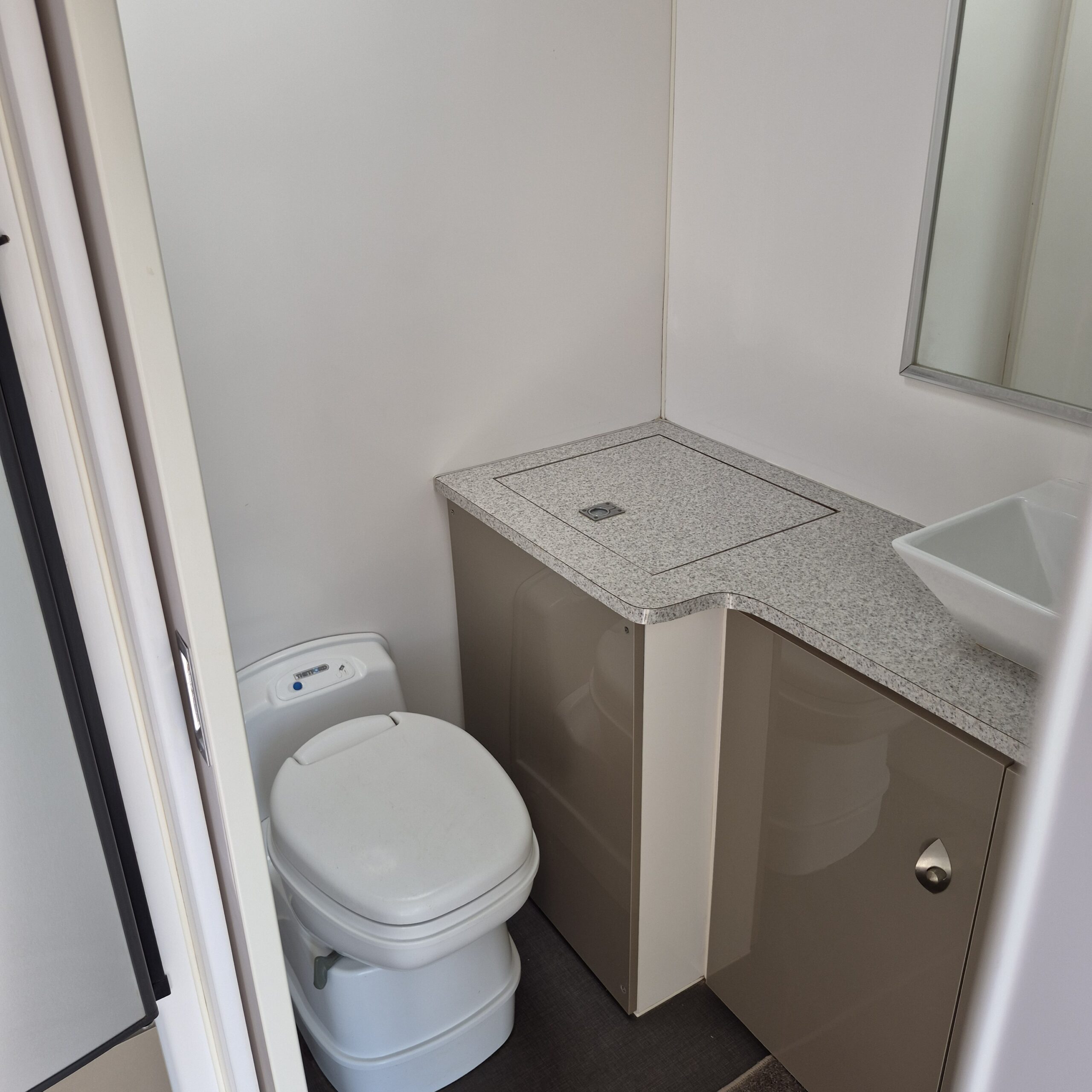 2014 Majestic Sierra Extreme | Ensuite | Find My Van | Caravan Broker | Caravan for sale in SA Australia