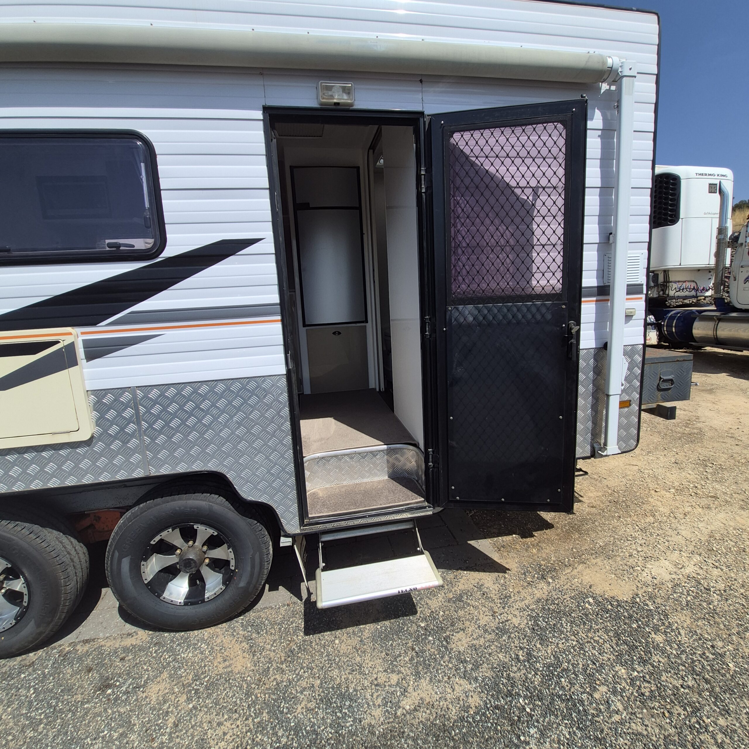 2014 Majestic Sierra Extreme | Entry Way | Find My Van | Caravan Broker | Caravan for sale in SA Australia