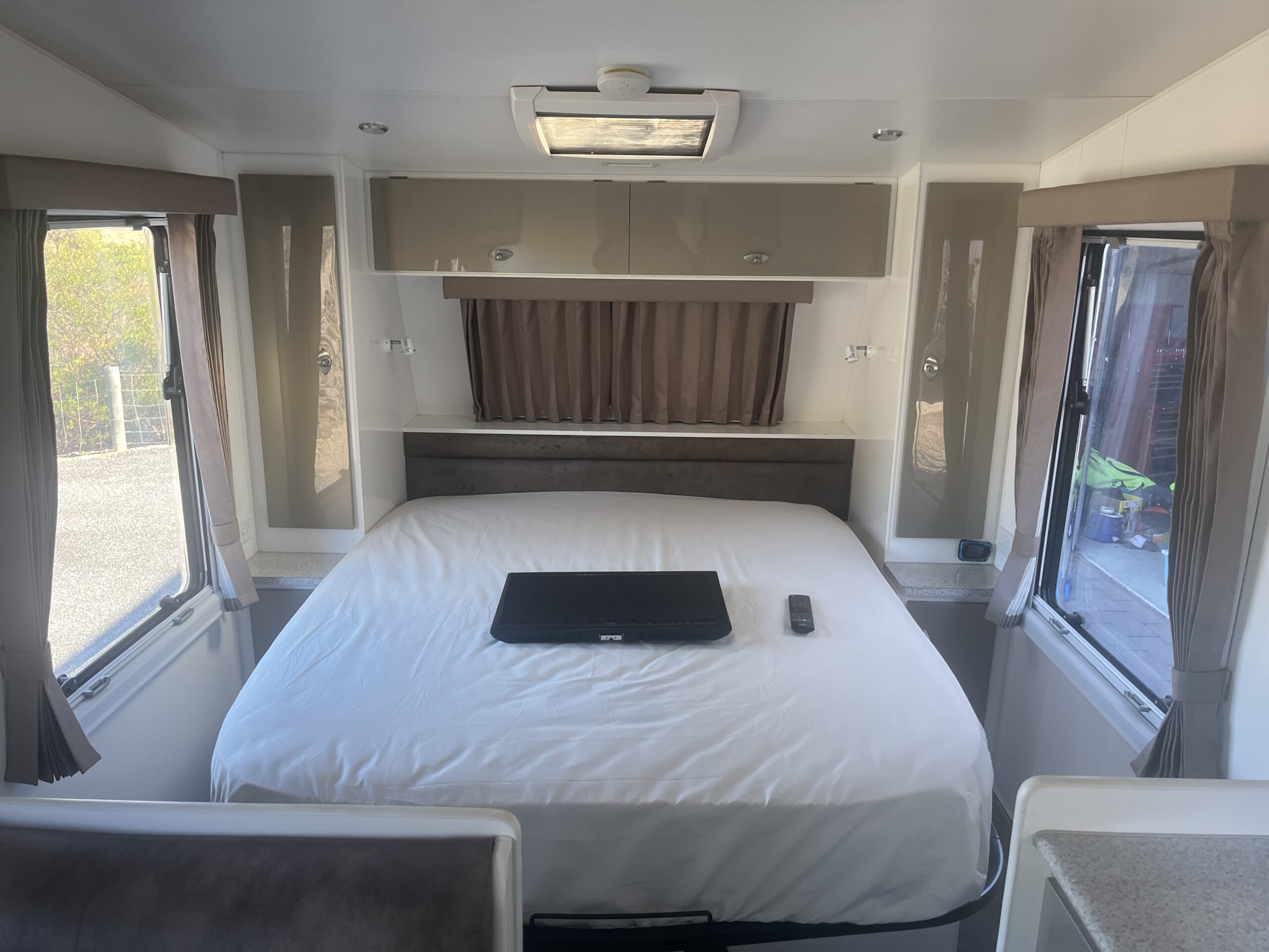 2014 Majestic Sierra Extreme | Bed | Find My Van | Caravan Broker | Caravan for sale in SA Australia