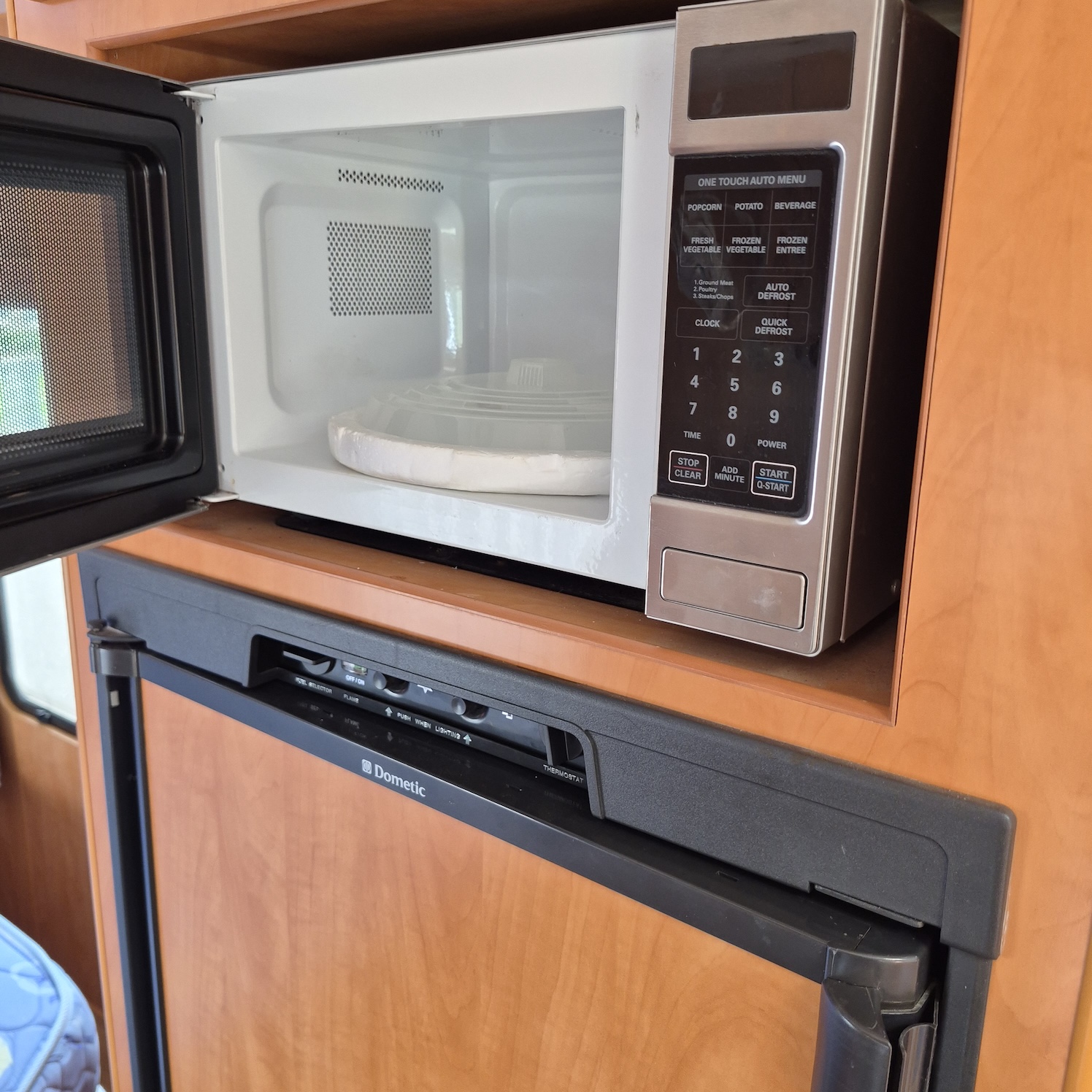 2010 Concept Newlands | Microwave | Find My Van | Caravan Broker | Caravan for Sale in SA Australia