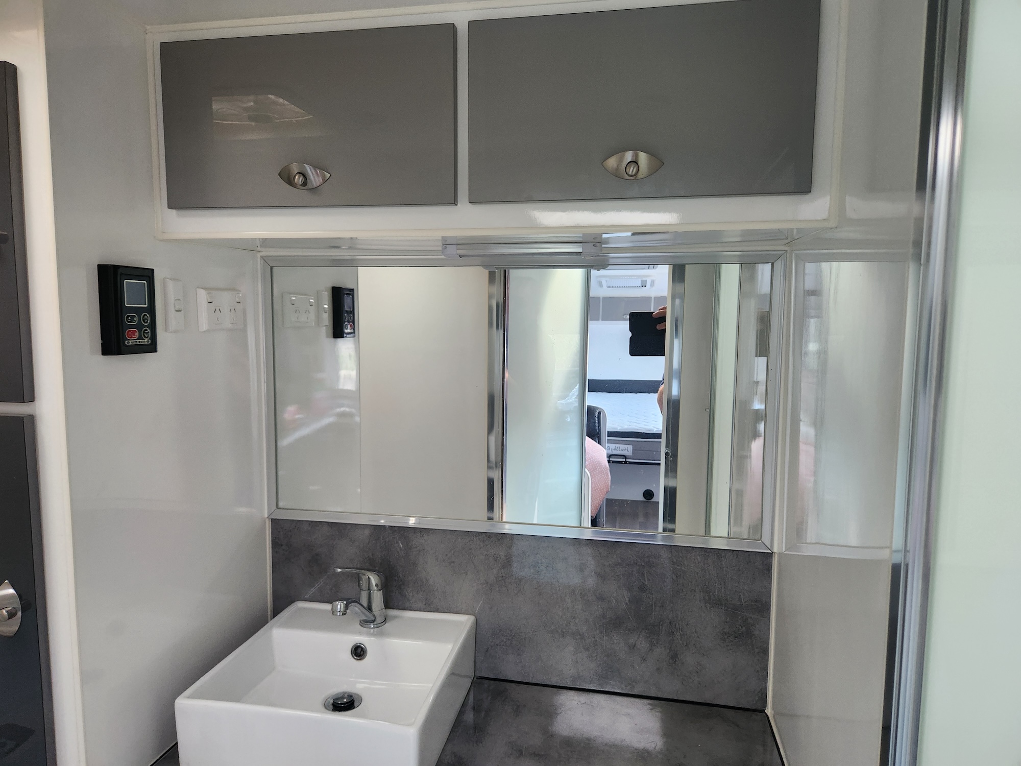 2017 Villa Veronika Ensuite Find My Van Caravan Broker Caravan for Sale in VIC Australia