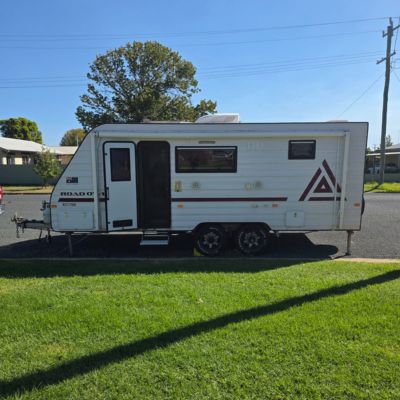 2018 New Age Road Owl 2 Berths Semi off road