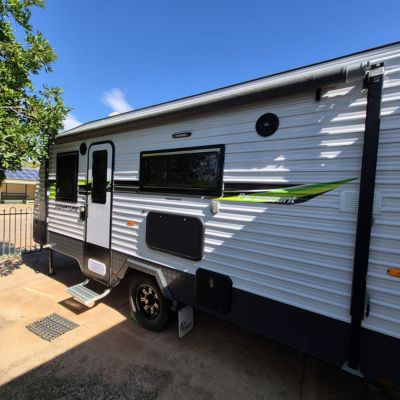 2020 Paramount Signature Series 2 Berths On road